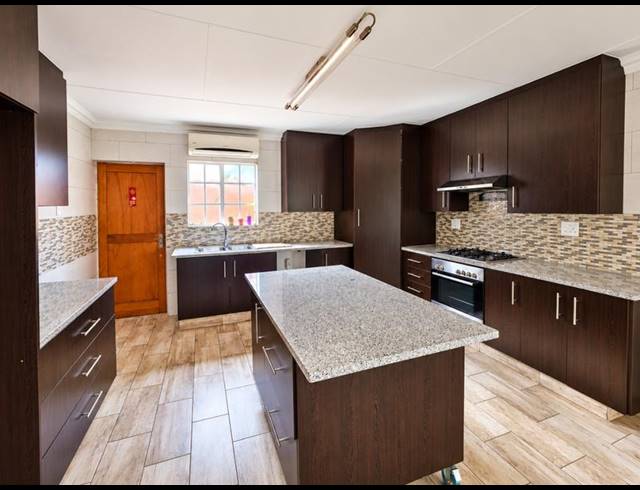 3 BEDROOM PROPERTY TO RENT IN GLEN MARAIS